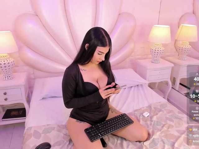 LevahMia1 live cam on BongaCams