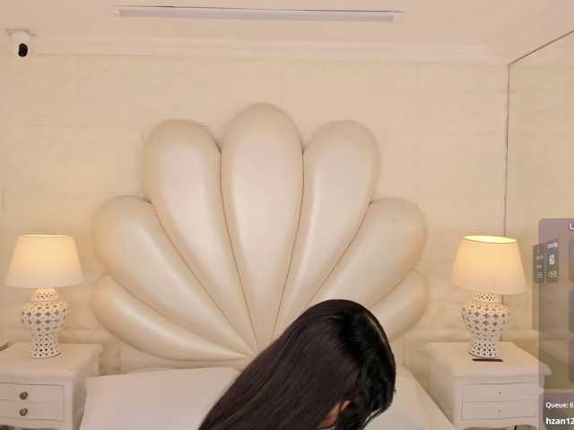 LevahMia1 live cam on BongaCams