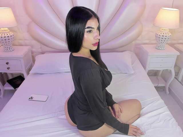 LevahMia1 live cam on BongaCams