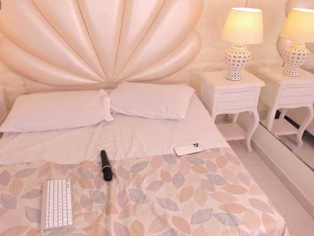 LevahMia1 webcam bongacams model stream image