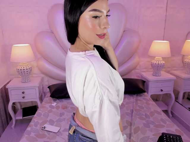 LevahMia1 live cam on BongaCams