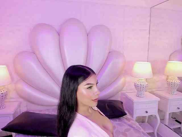LevahMia1 webcam