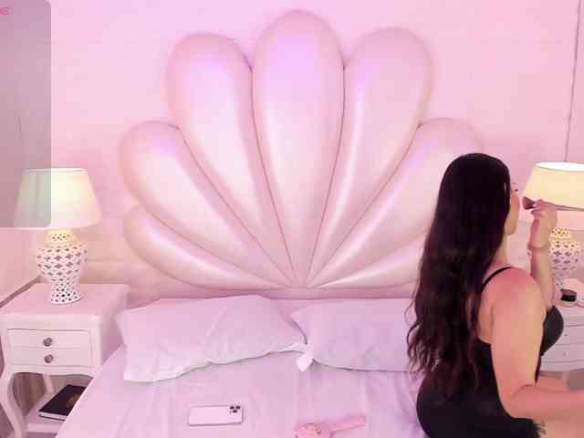 LevahMia1 webcam