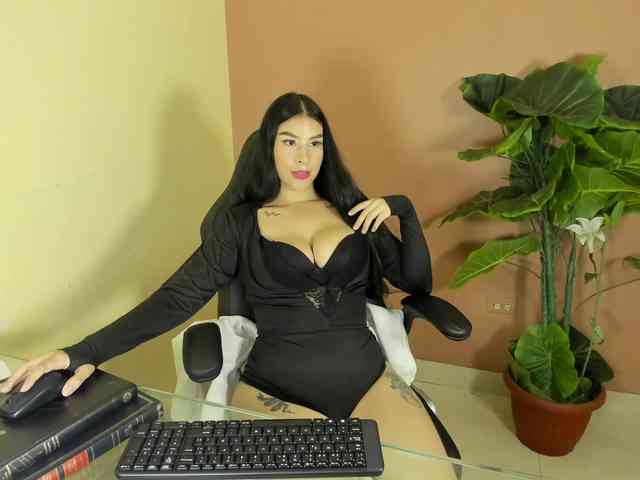 LevahMia1 webcam