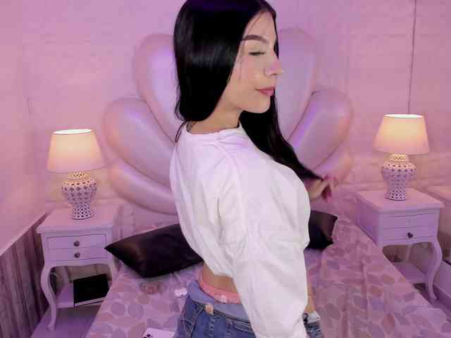 LevahMia1 webcam