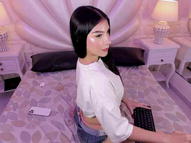 LevahMia1 webcam