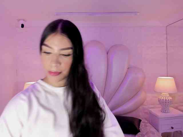 LevahMia1 webcam
