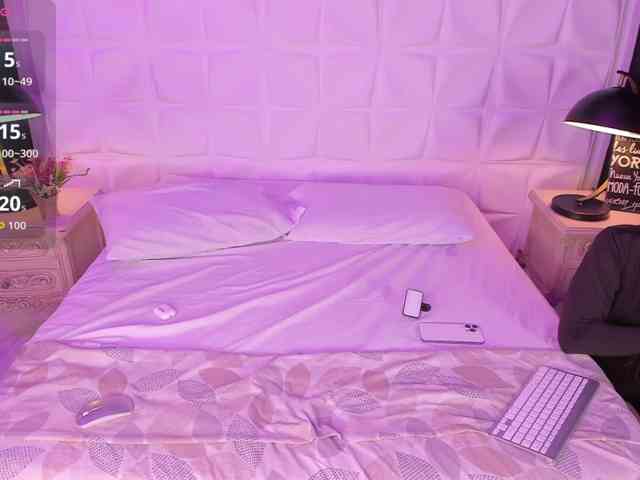 LevahMia1 webcam