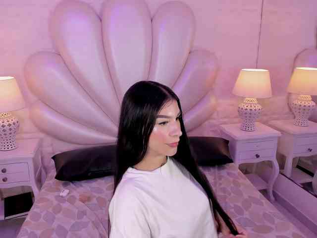 LevahMia1 webcam