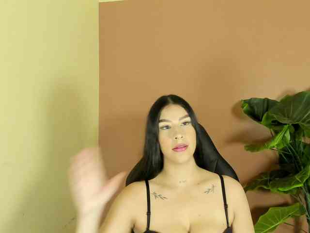 LevahMia1 webcam