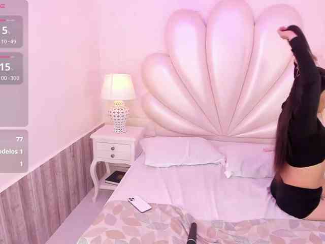 LevahMia1 webcam