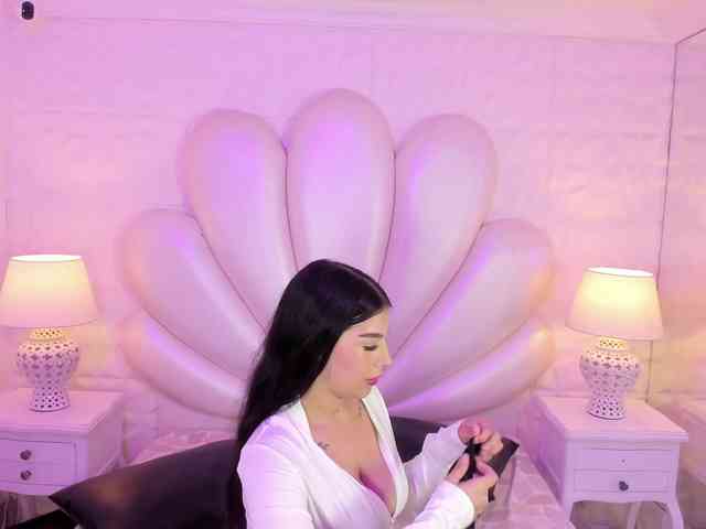 LevahMia1 webcam