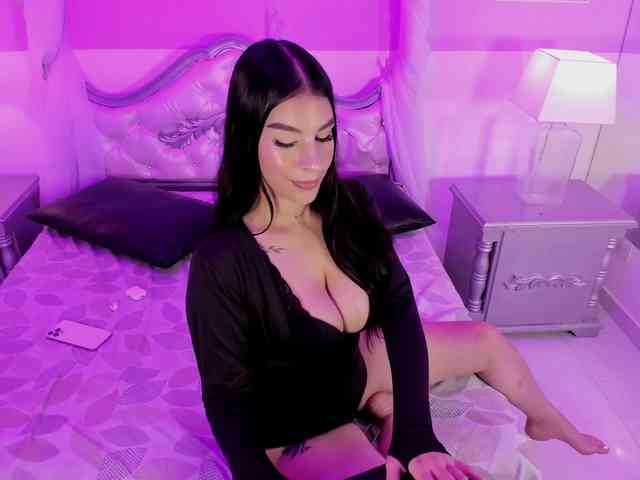 LevahMia1 webcam
