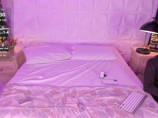 LevahMia1 webcam