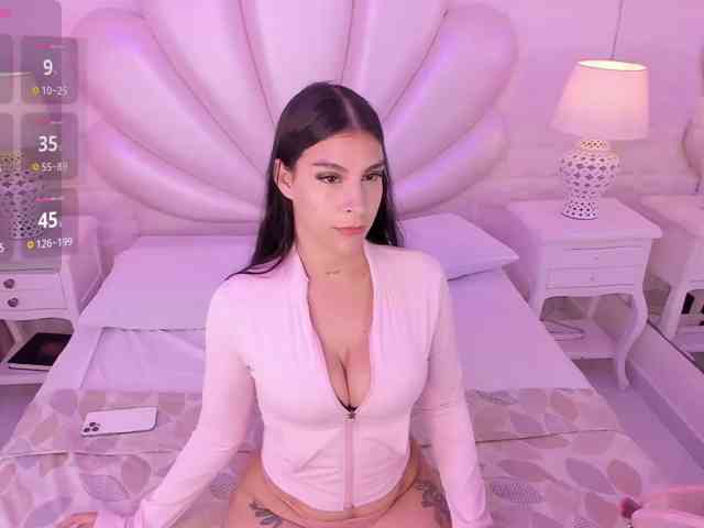 LevahMia1 webcam
