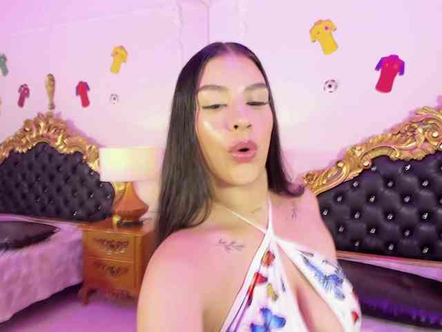 LevahMia1 webcam