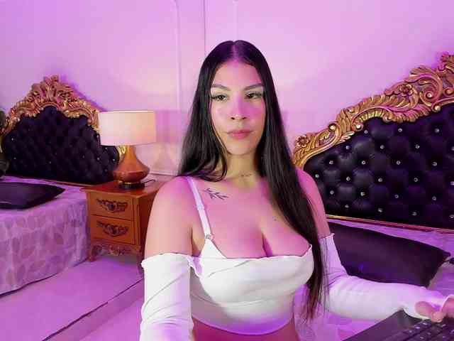 LevahMia1 webcam
