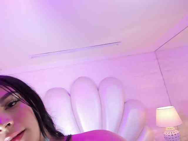 LevahMia1 webcam