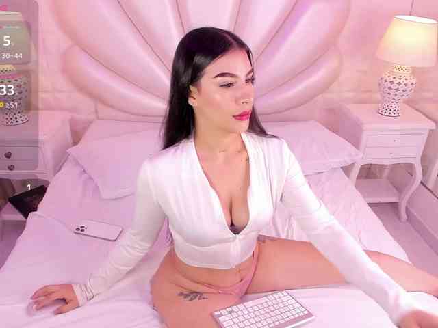 LevahMia1 webcam