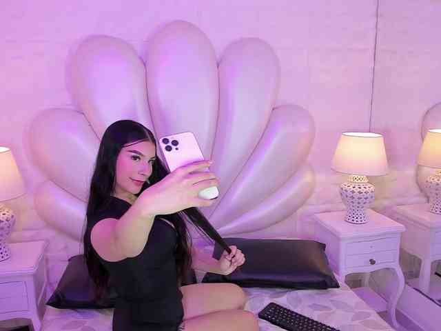 LevahMia1 webcam