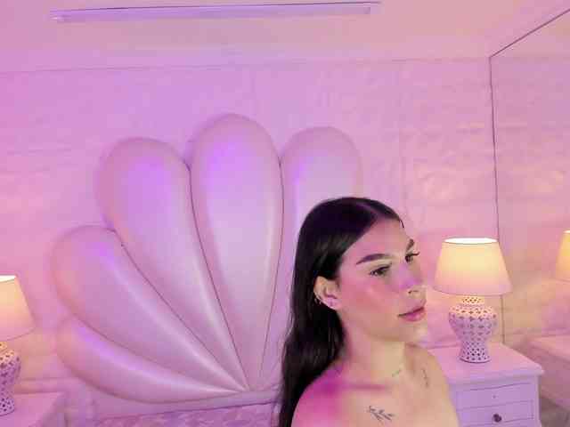 LevahMia1 webcam