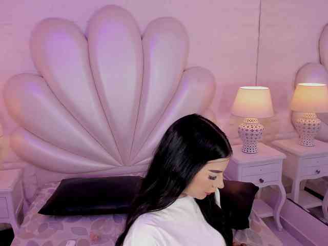 LevahMia1 webcam