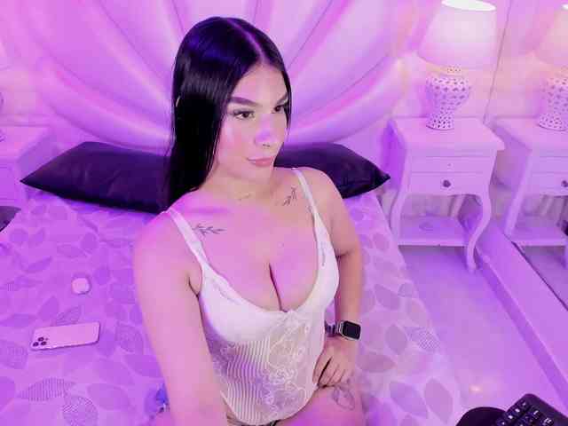 LevahMia1 webcam
