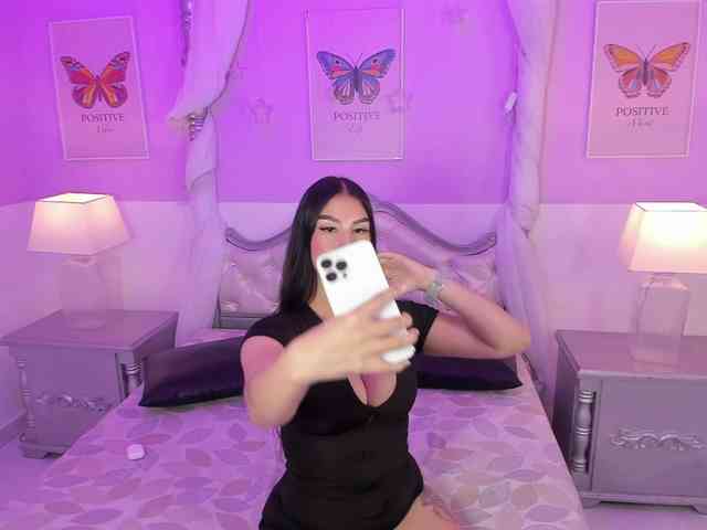 LevahMia1 webcam