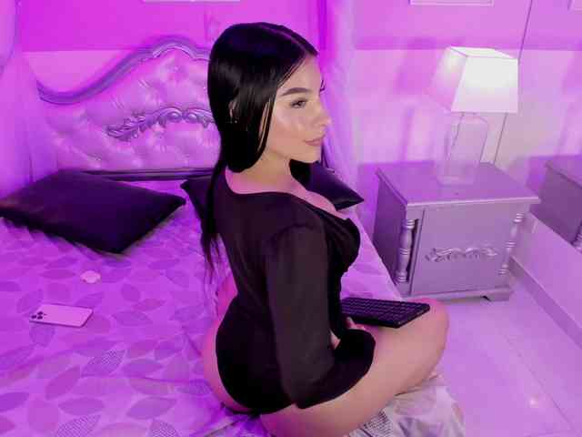 LevahMia1 webcam