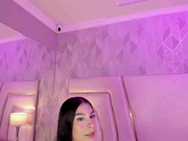 LevahMia1 webcam