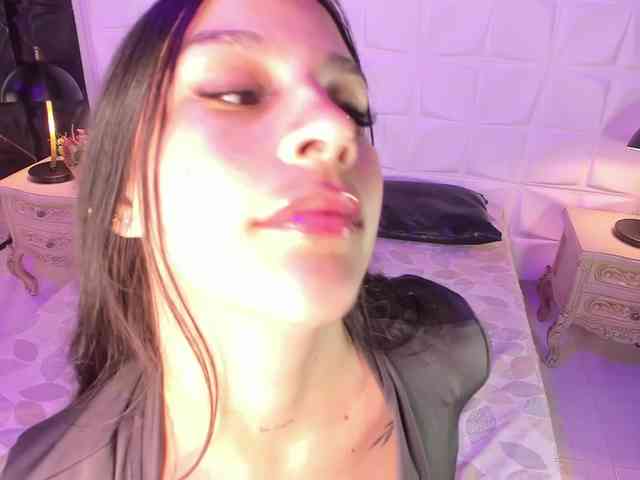 LevahMia1 webcam