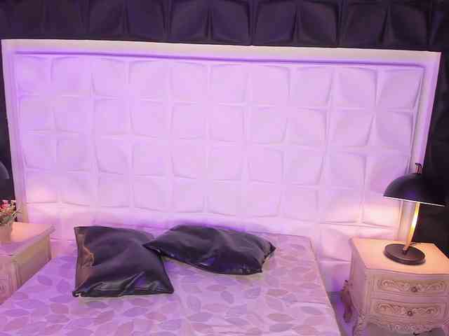 LevahMia1 webcam