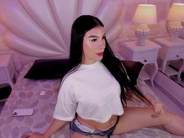 LevahMia1 webcam