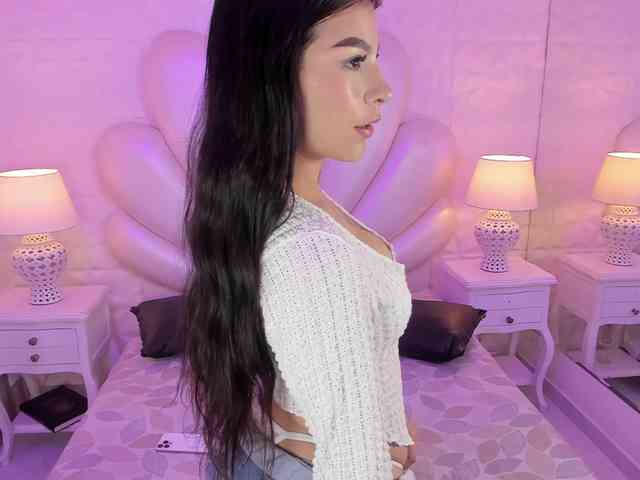 LevahMia1 webcam