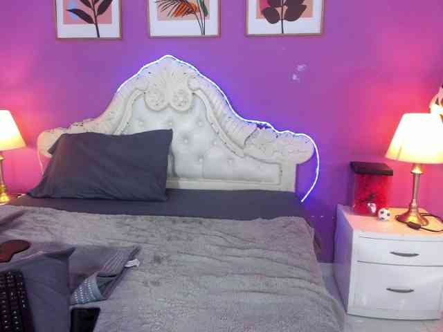 NinaAmour webcam