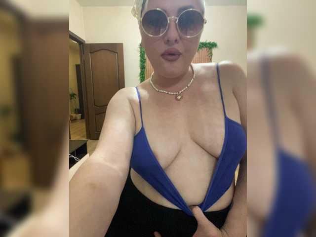 Milfaru live cam on BongaCams