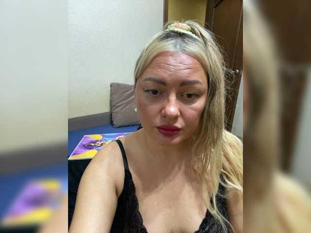 Milfaru live cam on BongaCams