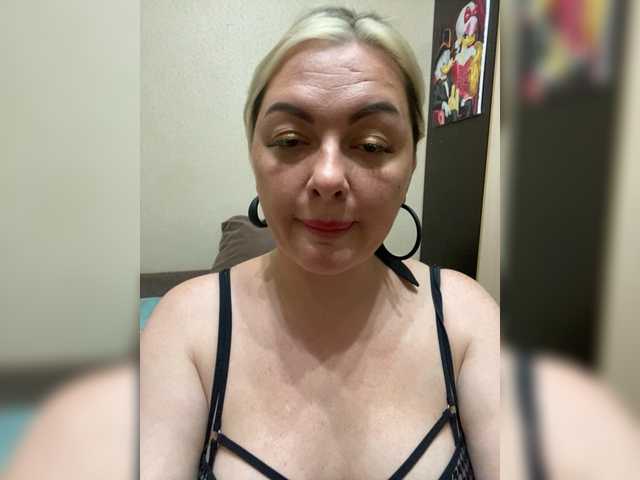 Milfaru live cam on BongaCams