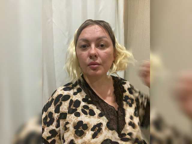 Milfaru live cam on BongaCams