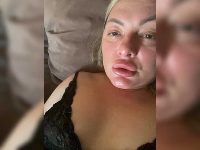 Milfaru live webcam show