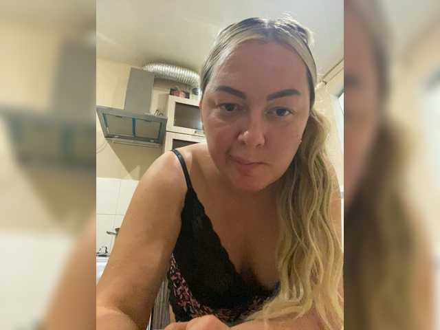 Milfaru live cam on BongaCams