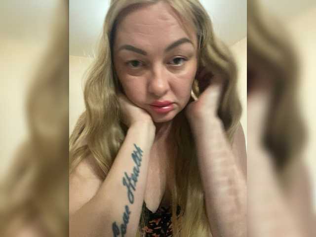 Milfaru live webcam show