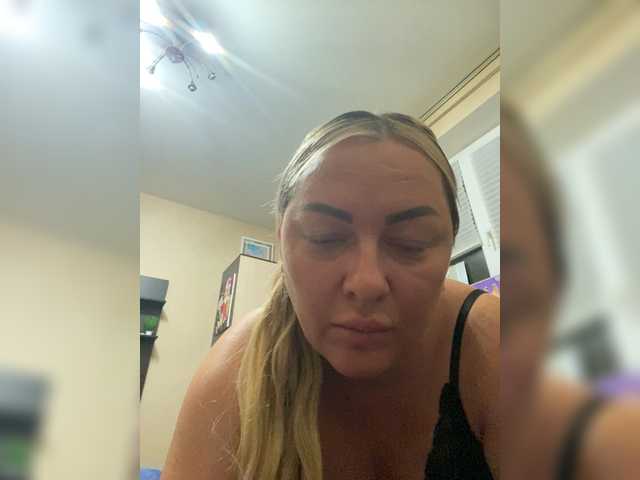 Milfaru live cam on BongaCams