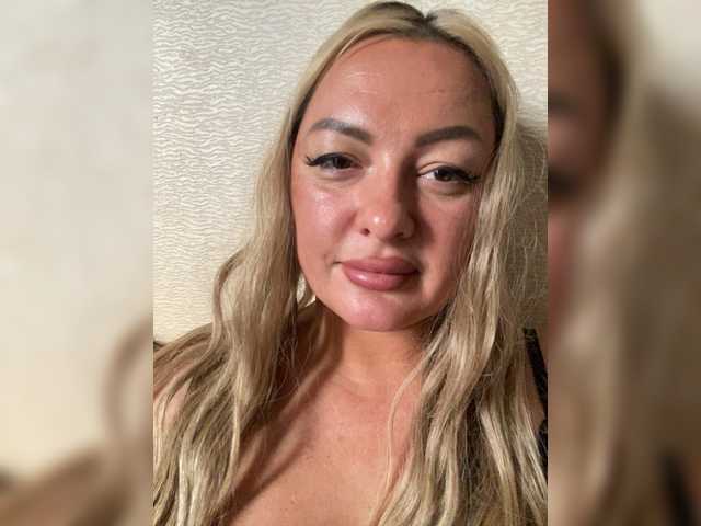 Milfaru live cam on BongaCams