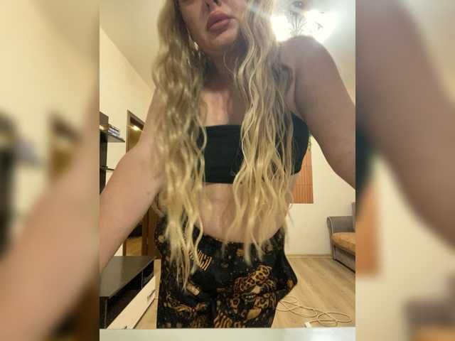 Milfaru live webcam show