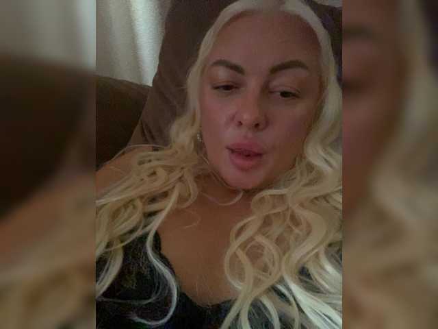 Milfaru live cam on BongaCams