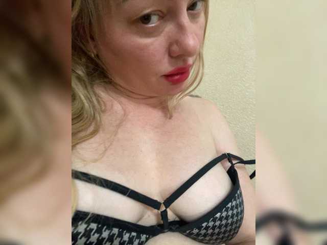 Milfaru live cam on BongaCams