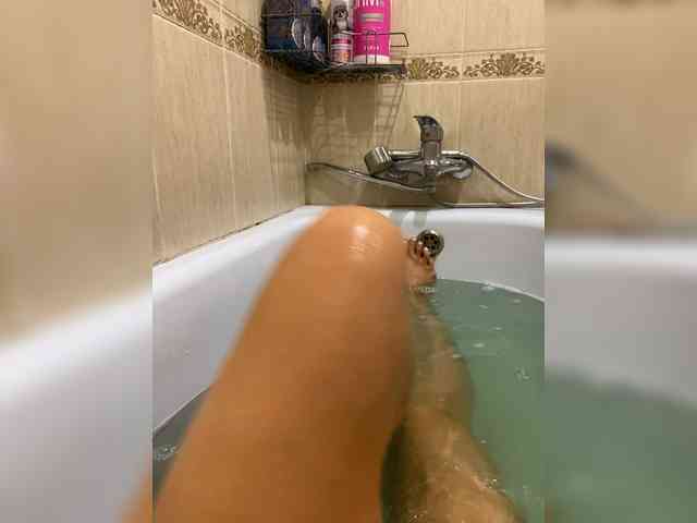 Milfaru Live Webcam on BongaCams