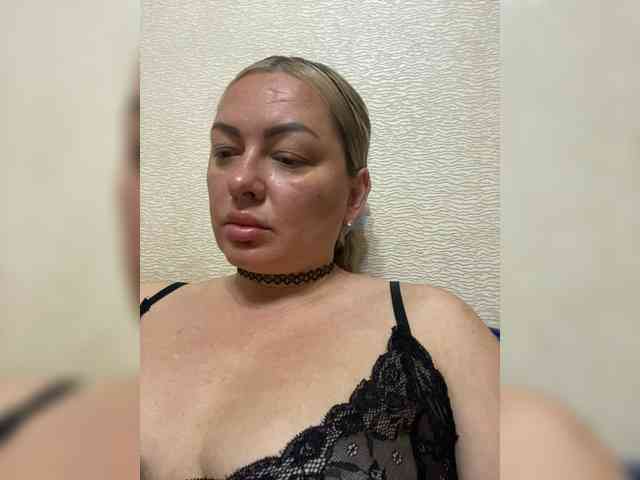 Milfaru Live Webcam on BongaCams