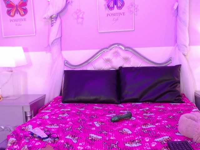 KarolayRose live cam on BongaCams
